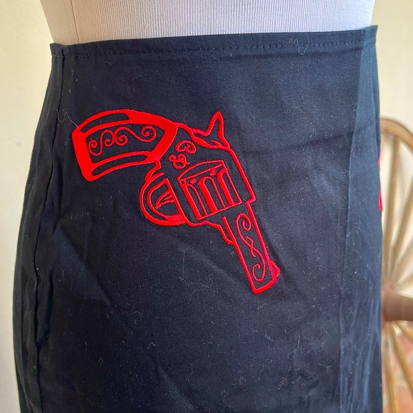 PAPER DOLL PROD Western Skirt Red Embroidered Revolvers Pistols on Hips Sz S NEW - Picture 7 of 9